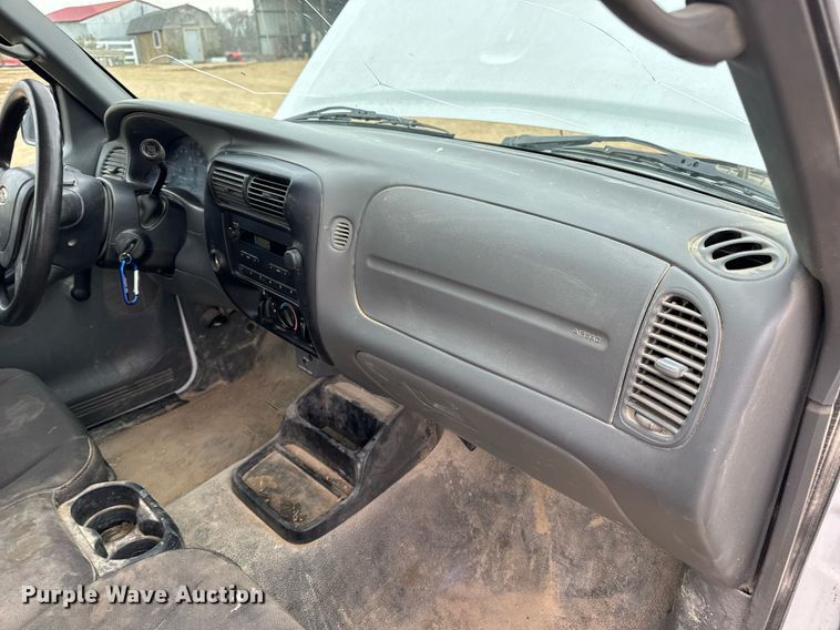 image for item EH7381 2005 Ford Ranger SuperCab pickup truck