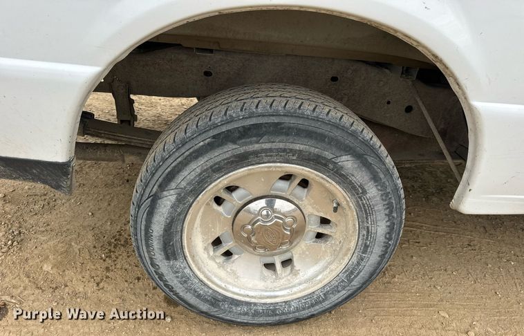 image for item EH7381 2005 Ford Ranger SuperCab pickup truck