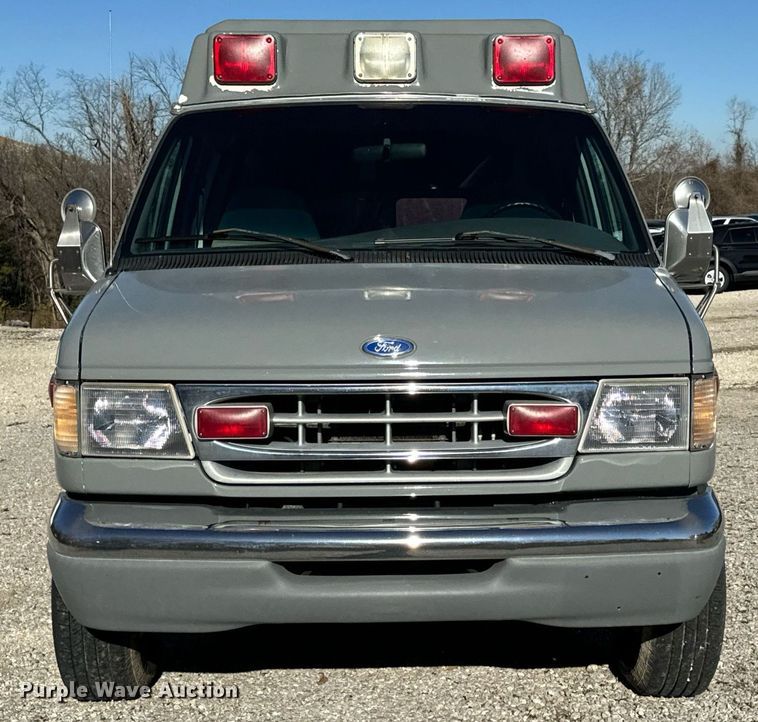 image for item EH7392 1997 Ford ambulance