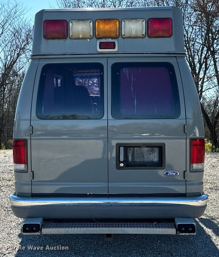 image for item EH7392 1997 Ford ambulance