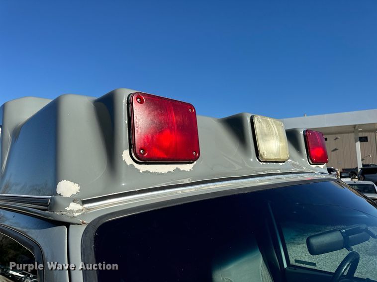 image for item EH7392 1997 Ford ambulance