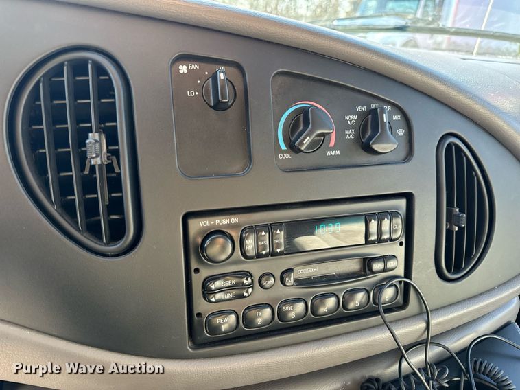 image for item EH7392 1997 Ford ambulance