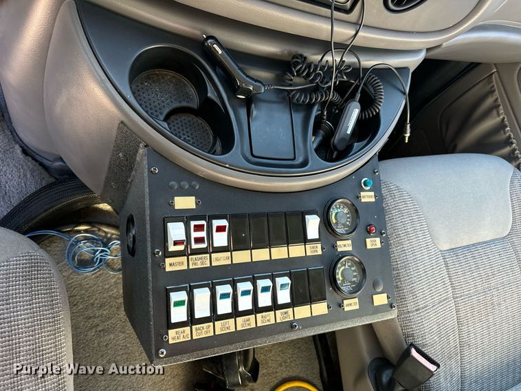 image for item EH7392 1997 Ford ambulance