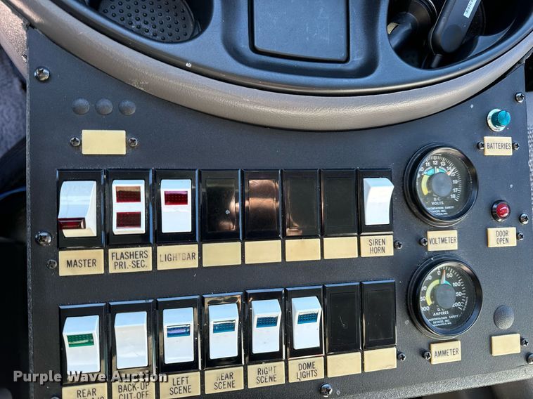 image for item EH7392 1997 Ford ambulance