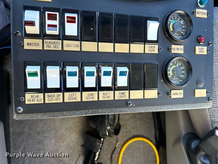 image for item EH7392 1997 Ford ambulance