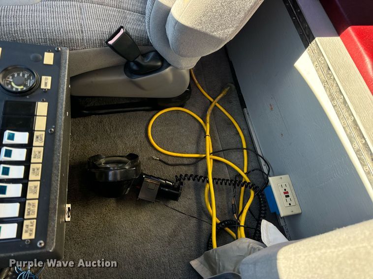 image for item EH7392 1997 Ford ambulance