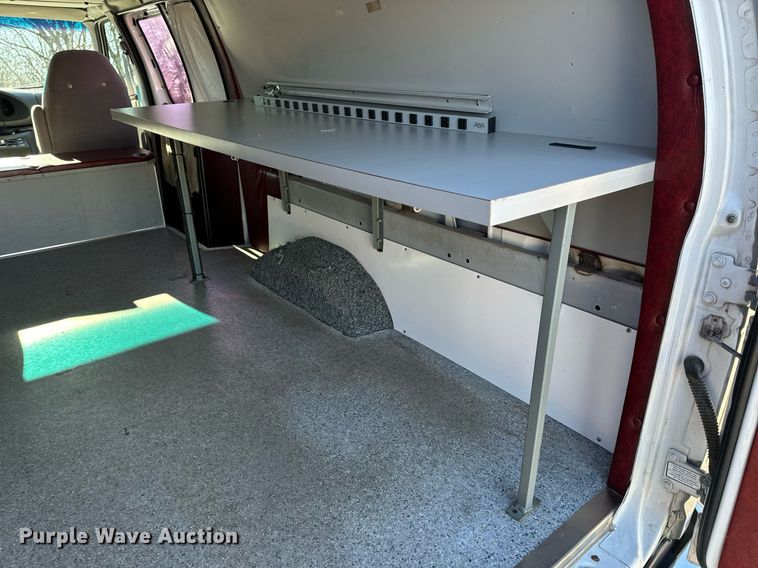 image for item EH7392 1997 Ford ambulance