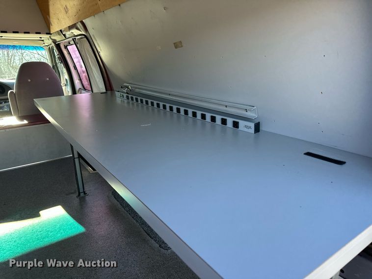 image for item EH7392 1997 Ford ambulance