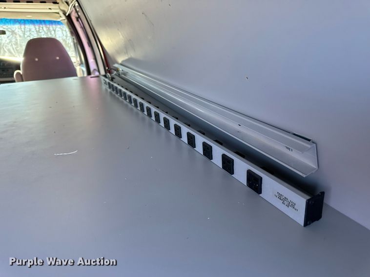 image for item EH7392 1997 Ford ambulance