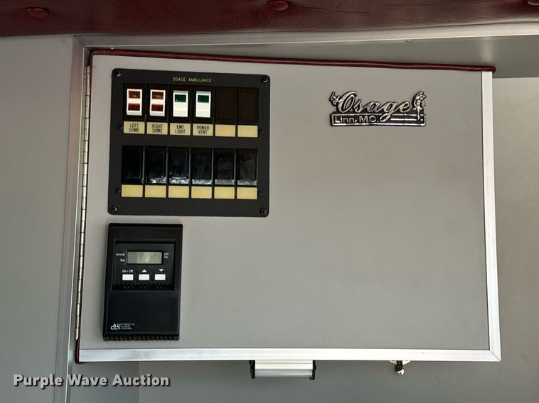 image for item EH7392 1997 Ford ambulance