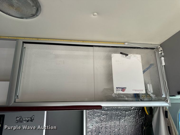 image for item EH7392 1997 Ford ambulance