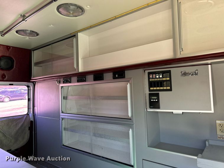 image for item EH7392 1997 Ford ambulance