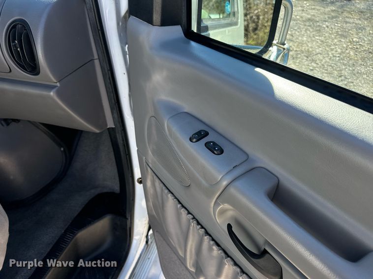 image for item EH7392 1997 Ford ambulance