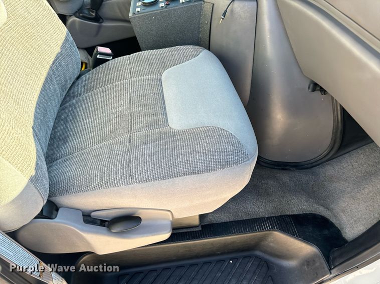 image for item EH7392 1997 Ford ambulance