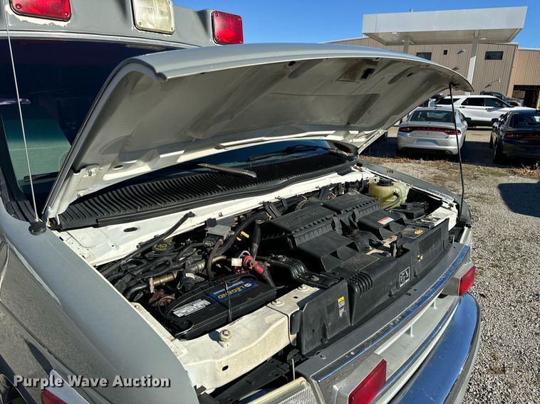 image for item EH7392 1997 Ford ambulance