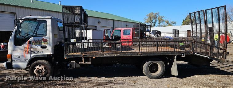 image for item EI8532 2002 Isuzu  NPR flatbed truck