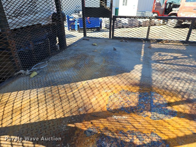 image for item EI8532 2002 Isuzu  NPR flatbed truck