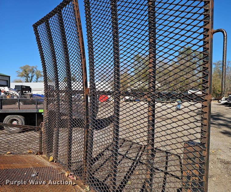 image for item EI8532 2002 Isuzu  NPR flatbed truck