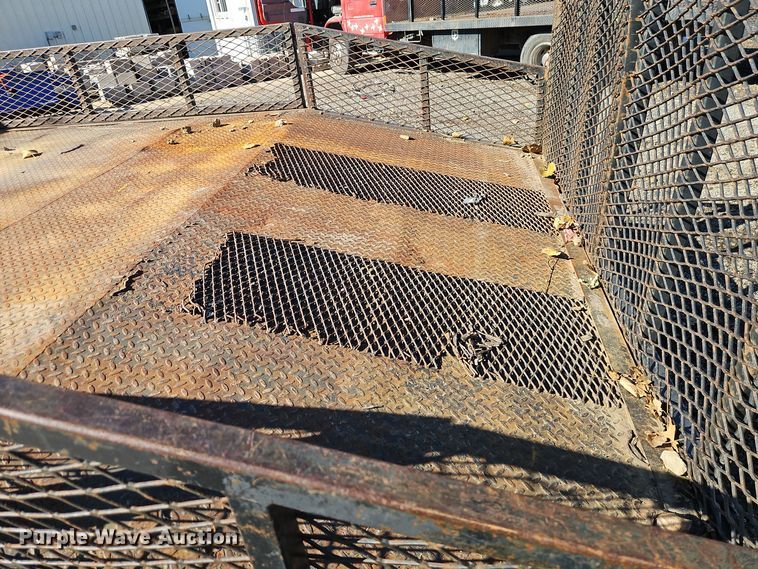 image for item EI8532 2002 Isuzu  NPR flatbed truck