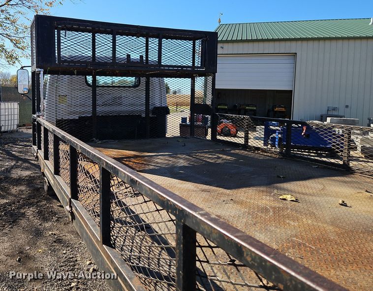 image for item EI8532 2002 Isuzu  NPR flatbed truck