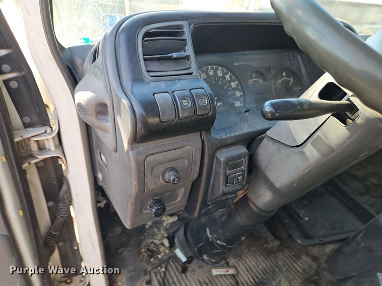 image for item EI8532 2002 Isuzu  NPR flatbed truck