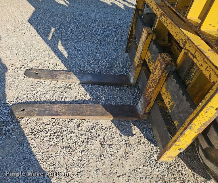 image for item EI8603 Sellick 8000 forklift