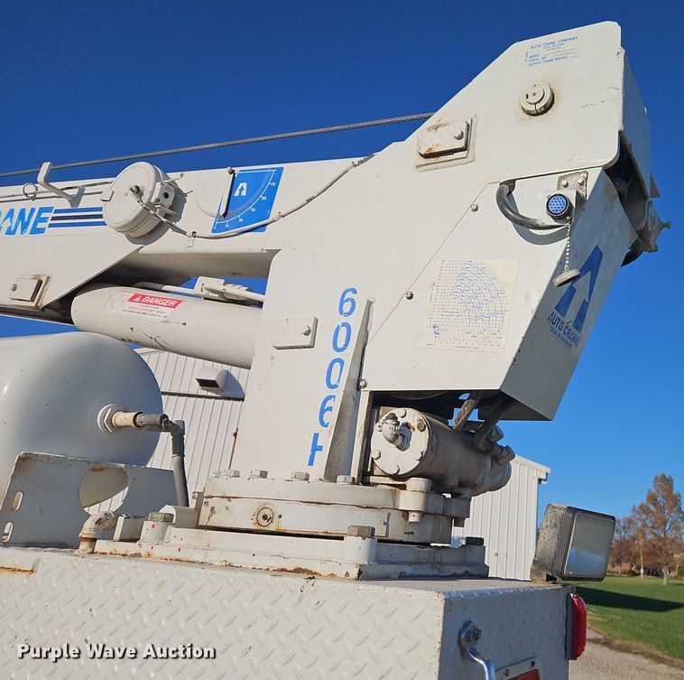 image for item EI8604 1995 Chevrolet Kodiak utility / service truck