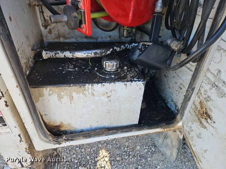 image for item EI8604 1995 Chevrolet Kodiak utility / service truck