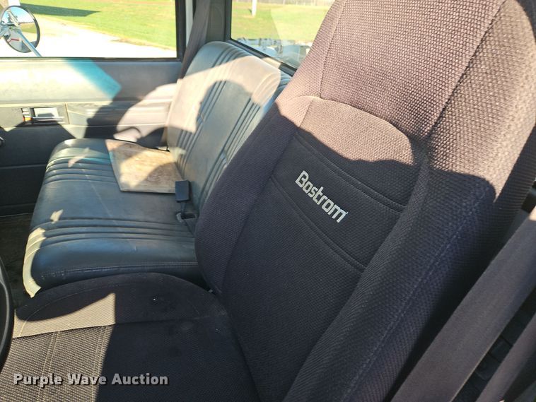 image for item EI8604 1995 Chevrolet Kodiak utility / service truck