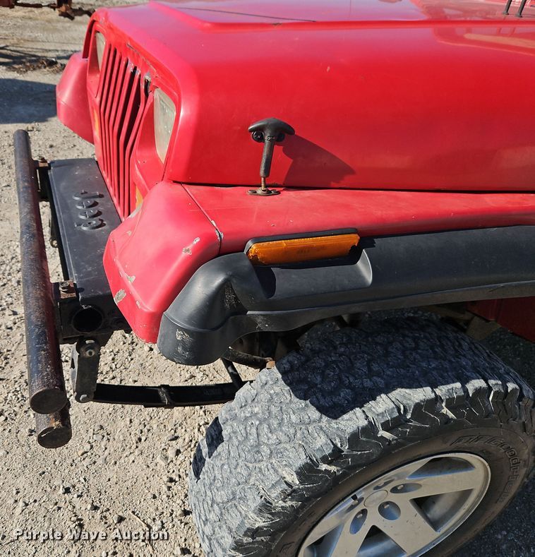 image for item EI8606 1990 Jeep Wrangler SUV