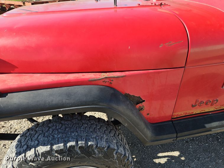 image for item EI8606 1990 Jeep Wrangler SUV