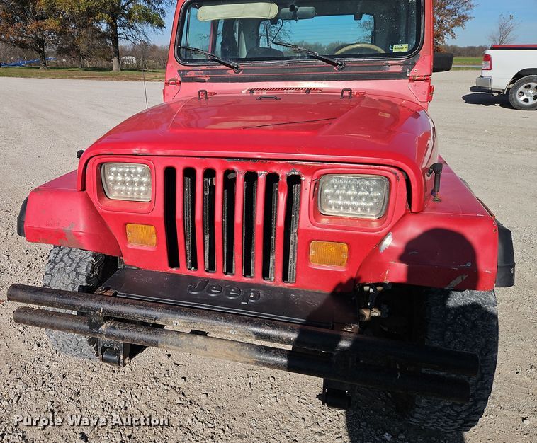 image for item EI8606 1990 Jeep Wrangler SUV