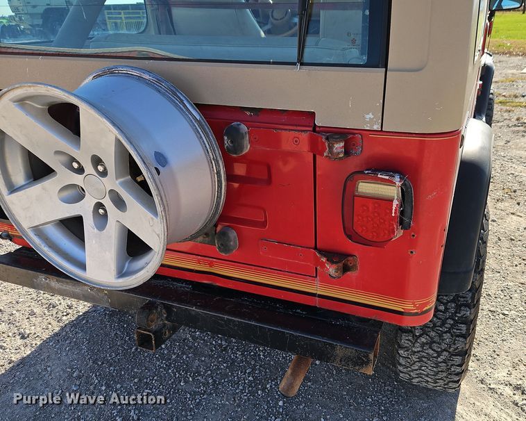 image for item EI8606 1990 Jeep Wrangler SUV