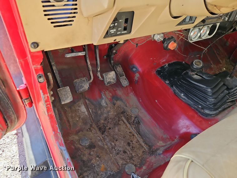 image for item EI8606 1990 Jeep Wrangler SUV