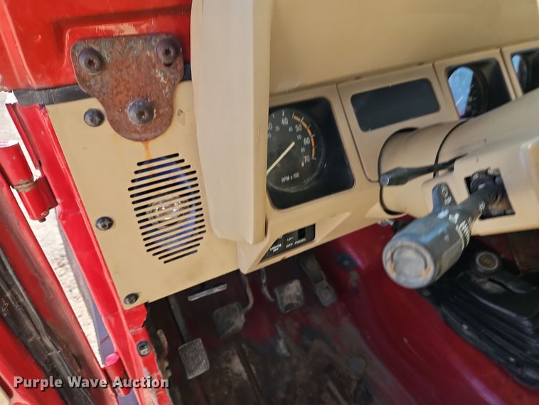 image for item EI8606 1990 Jeep Wrangler SUV