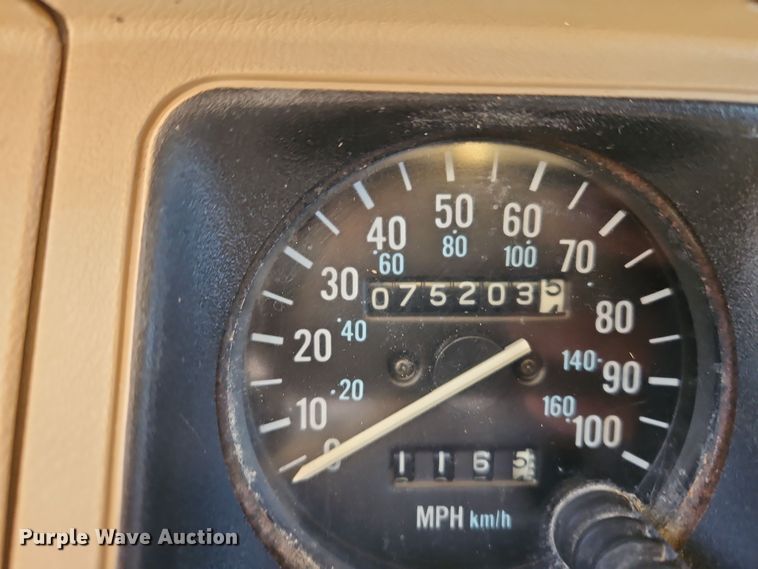 image for item EI8606 1990 Jeep Wrangler SUV