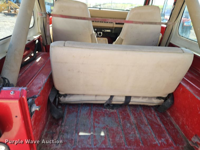 image for item EI8606 1990 Jeep Wrangler SUV