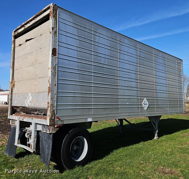 image for item EI8607 1984 Great Dane V10-700 dry van trailer