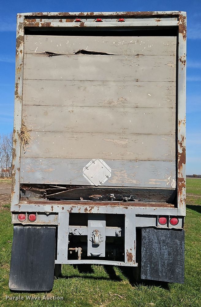 image for item EI8607 1984 Great Dane V10-700 dry van trailer