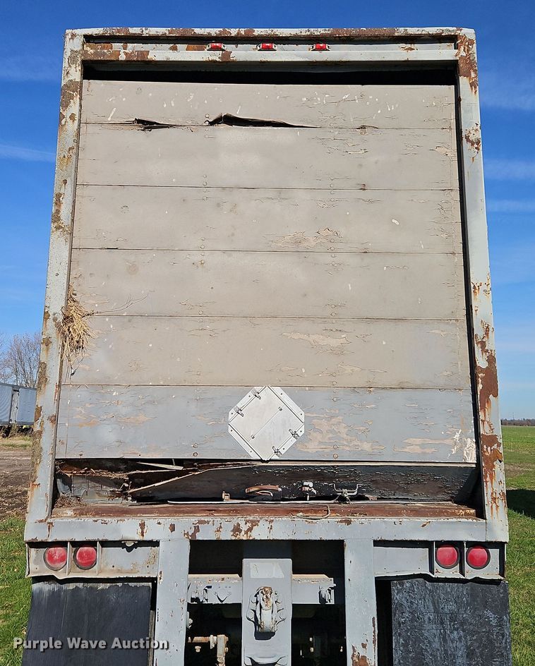 image for item EI8607 1984 Great Dane V10-700 dry van trailer