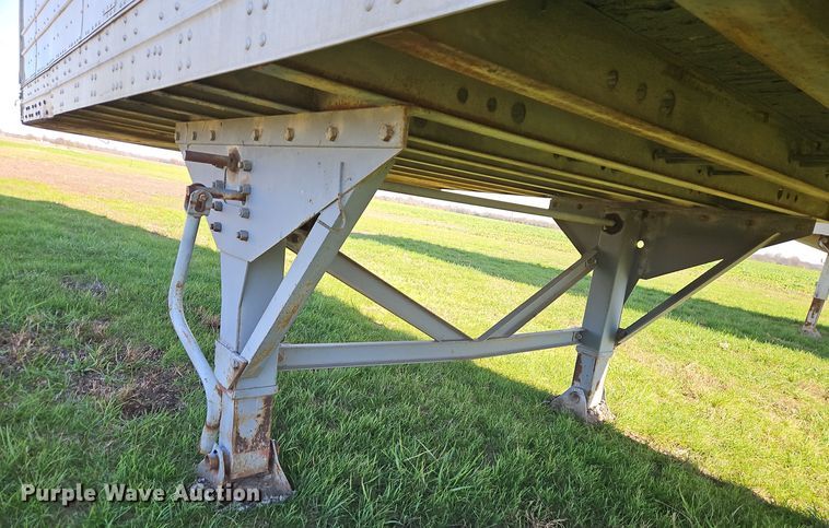 image for item EI8607 1984 Great Dane V10-700 dry van trailer