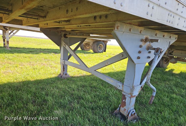 image for item EI8607 1984 Great Dane V10-700 dry van trailer