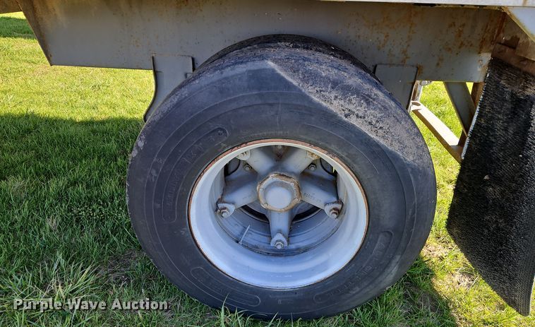 image for item EI8607 1984 Great Dane V10-700 dry van trailer