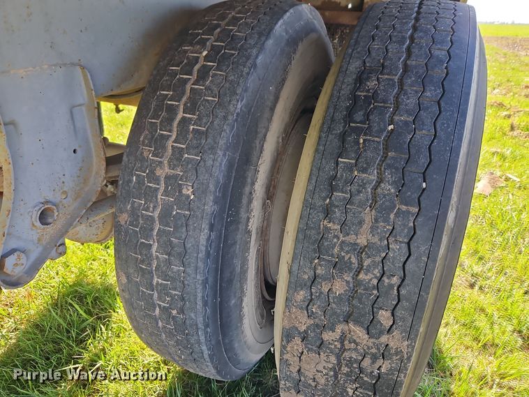 image for item EI8607 1984 Great Dane V10-700 dry van trailer