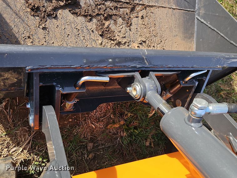 image for item EI8610 2024 LandHero LDH-T460 compact utility loader