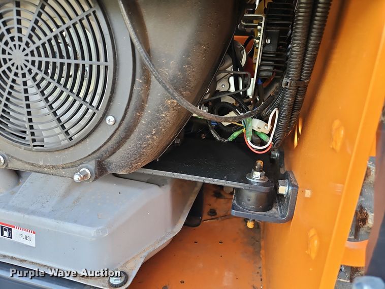 image for item EI8610 2024 LandHero LDH-T460 compact utility loader