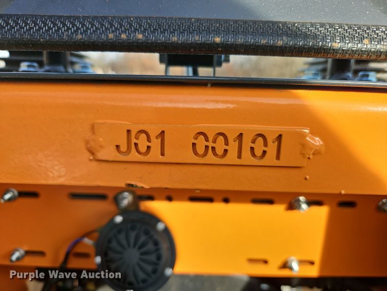 image for item EI8610 2024 LandHero LDH-T460 compact utility loader