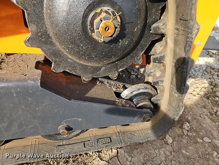 image for item EI8610 2024 LandHero LDH-T460 compact utility loader