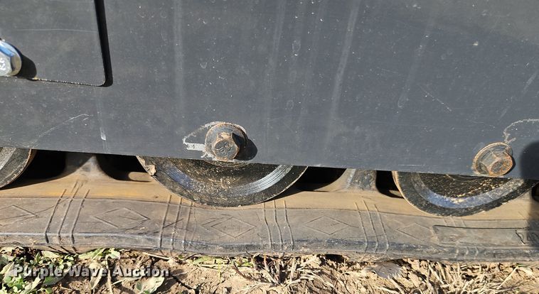 image for item EI8610 2024 LandHero LDH-T460 compact utility loader