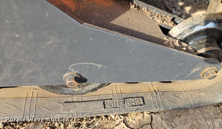 image for item EI8610 2024 LandHero LDH-T460 compact utility loader